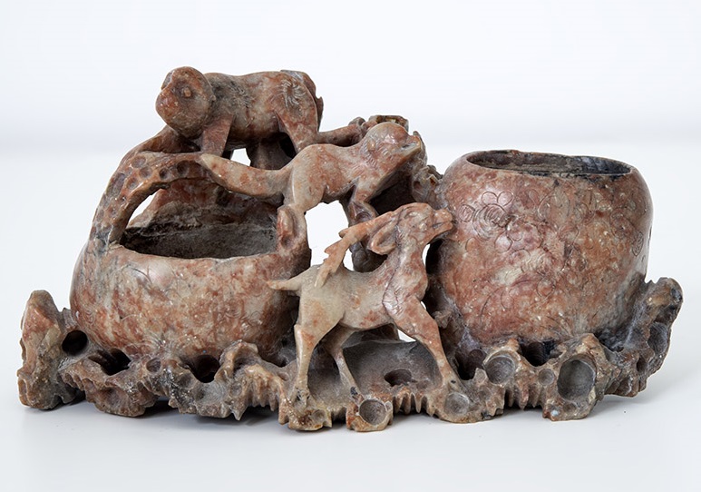 Asztali víztartó edény